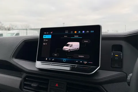 DC75AVO Volkswagen Crafter CR35 Panel van Commerce Plus LWB 140 PS 2.0 TDI 6sp Manual FWD - MY25/Rear Thumbnail #52