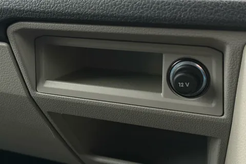 BV67FWR Volkswagen Transporter 2.0 TDI BMT 102 Highline 4 Berth Camper Conversion Euro 6 Thumbnail #59