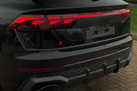  Audi RS Q8 4.0 TFSI V8 Performance Carbon Vorsprung Tiptronic quattro Euro 6 (s/s) 5dr Thumbnail #8