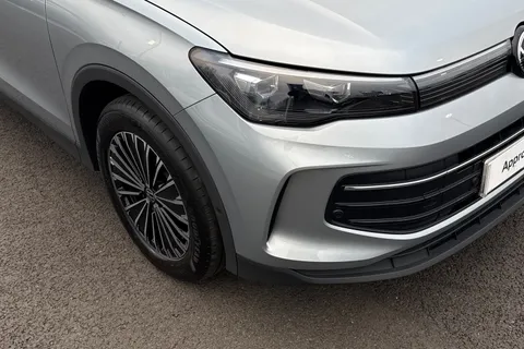 YS25FWK Volkswagen Tiguan 1.5 eTSI 150 Match 5dr DSG Thumbnail #9
