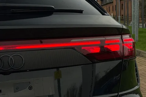  Audi RS Q8 4.0 TFSI V8 Performance Carbon Vorsprung Tiptronic quattro Euro 6 (s/s) 5dr Thumbnail #48