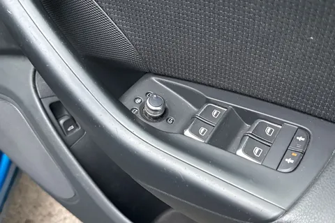 43 of 62 for Audi Q3 2.0 TDI S line Edition Euro 6 (s/s) 5dr