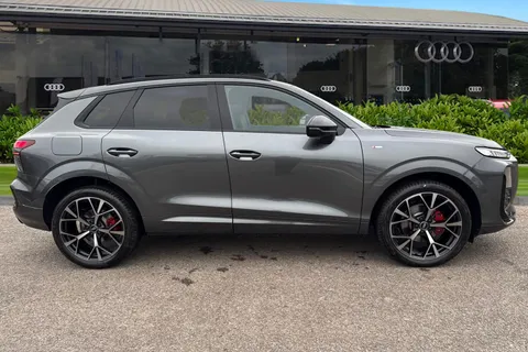  Audi Q3 1.5 TFSI Edition 1 S Tronic Euro 6 (s/s) 5dr Thumbnail #4