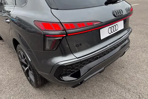  Audi Q3 1.5 TFSI Edition 1 S Tronic Euro 6 (s/s) 5dr Thumbnail #8