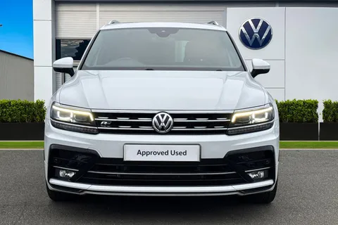 YP68SWJ Volkswagen Tiguan 2.0 TDi 150 R-Line 5dr | Heated Seats | Panoramic Roof Thumbnail #6