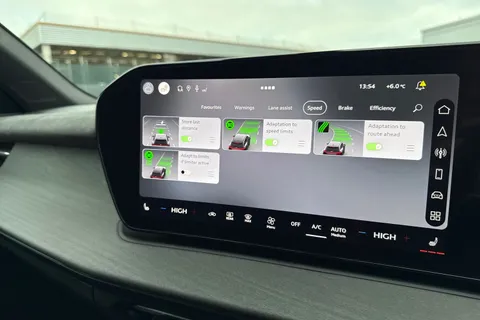  Audi Q3 1.5 TFSI Edition 1 S Tronic Euro 6 (s/s) 5dr Thumbnail #45