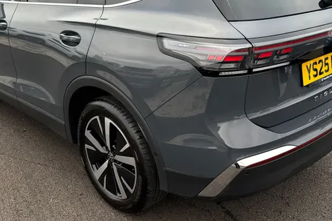 YS25UFA Volkswagen Tiguan 1.5 eTSI 150 Elegance 5dr DSG Thumbnail #8