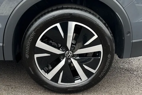 YS25UFA Volkswagen Tiguan 1.5 eTSI 150 Elegance 5dr DSG Thumbnail #10