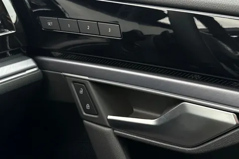 YN75WJU Volkswagen Touareg 3.0 V6 TDI 4Motion 286 Black Edition 5dr Tip Auto, *TOW BAR, ALL WHEEL STEE Thumbnail #22