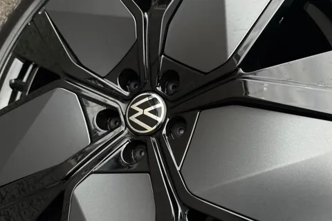 YN75WJU Volkswagen Touareg 3.0 V6 TDI 4Motion 286 Black Edition 5dr Tip Auto, *TOW BAR, ALL WHEEL STEE Thumbnail #28