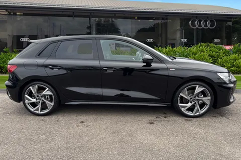  Audi A3 1.5 TFSI 150 Black Edition 5dr S Tronic Thumbnail #3