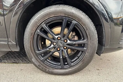 11 of 64 for Audi Q3 2.0 TDI S line Euro 6 (s/s) 5dr