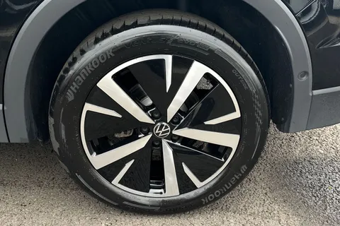 YN75WJM Volkswagen Tiguan 1.5 TSI eHybrid Elegance 5dr DSG, TOW BAR, PANORAMIC SUNROOF Thumbnail #10