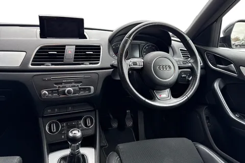 18 of 64 for Audi Q3 2.0 TDI S line Euro 6 (s/s) 5dr