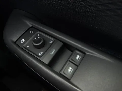 DE74RWW CUPRA Born 240kW e-Boost VZ 79kWh 5dr Auto Thumbnail #18