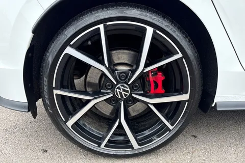 PX22YYO Volkswagen Golf 2.0 TSI GTI 5dr DSG ⭐Winter pack,  19' 'Estoril' Alloys⭐ Thumbnail #14