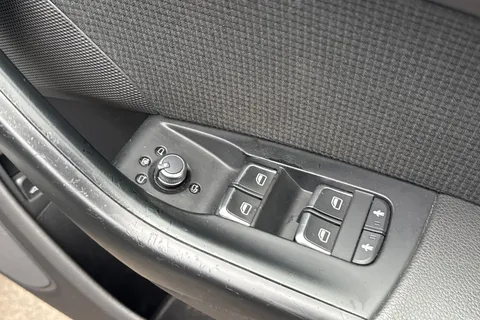 42 of 64 for Audi Q3 2.0 TDI S line Euro 6 (s/s) 5dr