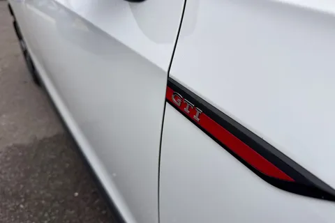 PX22YYO Volkswagen Golf 2.0 TSI GTI 5dr DSG ⭐Winter pack,  19' 'Estoril' Alloys⭐ Thumbnail #29