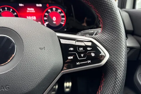 PX22YYO Volkswagen Golf 2.0 TSI GTI 5dr DSG ⭐Winter pack,  19' 'Estoril' Alloys⭐ Thumbnail #46