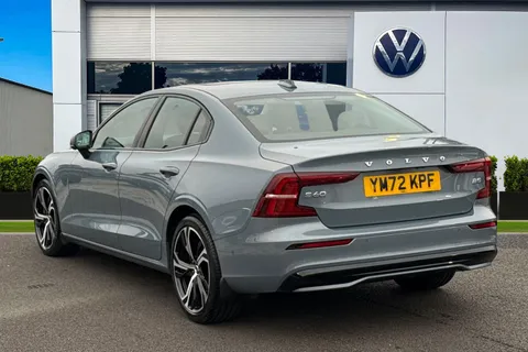 YM72KPF Volvo S60 2.0 B5 MHEV Ultimate Auto Euro 6 (s/s) 4dr Thumbnail #2