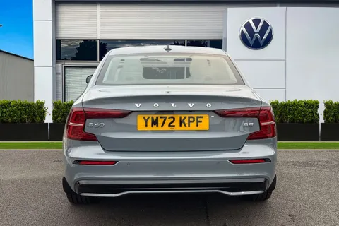 YM72KPF Volvo S60 2.0 B5 MHEV Ultimate Auto Euro 6 (s/s) 4dr Thumbnail #4