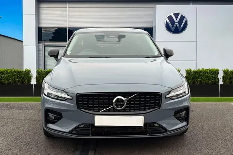 YM72KPF Volvo S60 2.0 B5 MHEV Ultimate Auto Euro 6 (s/s) 4dr Thumbnail #5