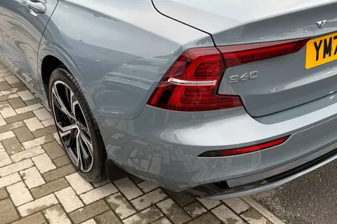 YM72KPF Volvo S60 2.0 B5 MHEV Ultimate Auto Euro 6 (s/s) 4dr Thumbnail #7