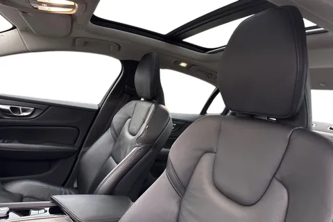 YM72KPF Volvo S60 2.0 B5 MHEV Ultimate Auto Euro 6 (s/s) 4dr Thumbnail #15