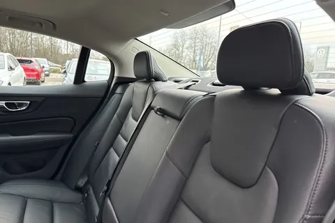 YM72KPF Volvo S60 2.0 B5 MHEV Ultimate Auto Euro 6 (s/s) 4dr Thumbnail #18