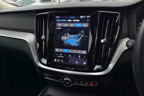 YM72KPF Volvo S60 2.0 B5 MHEV Ultimate Auto Euro 6 (s/s) 4dr Thumbnail #21