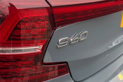 YM72KPF Volvo S60 2.0 B5 MHEV Ultimate Auto Euro 6 (s/s) 4dr Thumbnail #25