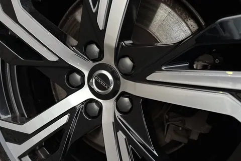 YM72KPF Volvo S60 2.0 B5 MHEV Ultimate Auto Euro 6 (s/s) 4dr Thumbnail #28