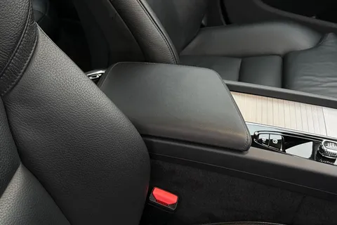 YM72KPF Volvo S60 2.0 B5 MHEV Ultimate Auto Euro 6 (s/s) 4dr Thumbnail #33