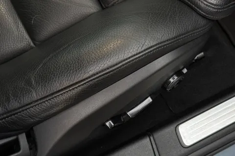 YM72KPF Volvo S60 2.0 B5 MHEV Ultimate Auto Euro 6 (s/s) 4dr Thumbnail #34