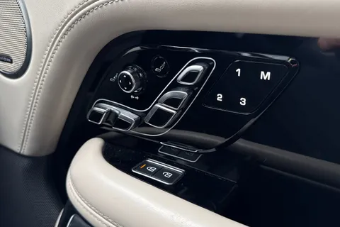 HJ71RMO Land Rover Range Rover 3.0 D350 Autobiography 5dr Thumbnail #26