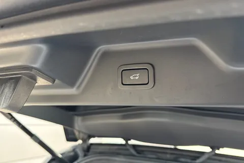 HJ71RMO Land Rover Range Rover 3.0 D350 Autobiography 5dr Thumbnail #37