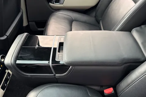 HJ71RMO Land Rover Range Rover 3.0 D350 Autobiography 5dr Thumbnail #41