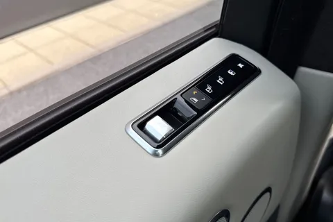 HJ71RMO Land Rover Range Rover 3.0 D350 Autobiography 5dr Thumbnail #43