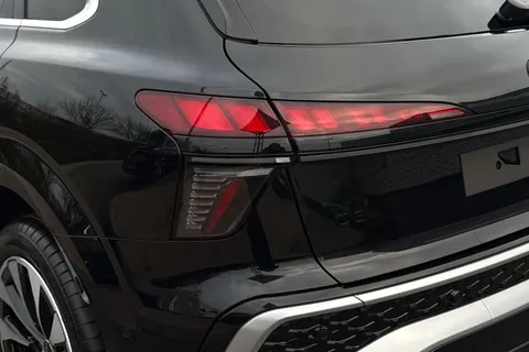  Audi Q3 1.5 TFSI S line S Tronic Euro 6 (s/s) 5dr Thumbnail #8