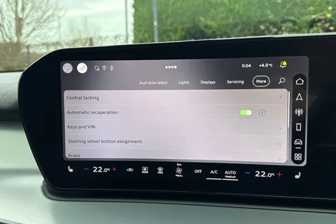  Audi Q3 1.5 TFSI S line S Tronic Euro 6 (s/s) 5dr Thumbnail #35