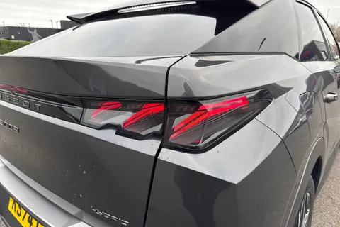 KS74LZM PEUGEOT 3008 1.2 HYBRID GT e-DSC6 Euro 6 (s/s) 5dr Thumbnail #7