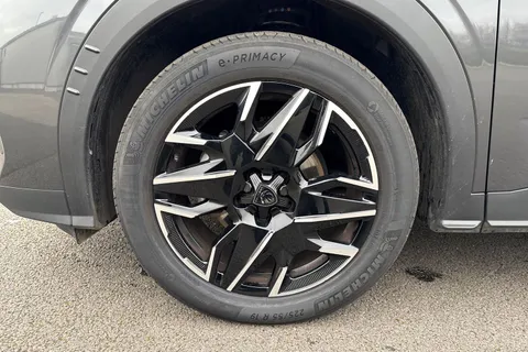 KS74LZM PEUGEOT 3008 1.2 HYBRID GT e-DSC6 Euro 6 (s/s) 5dr Thumbnail #12