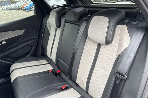 WU71OCE PEUGEOT 3008 1.6 13.2kWh GT e-EAT 4WD Euro 6 (s/s) 5dr Thumbnail #18