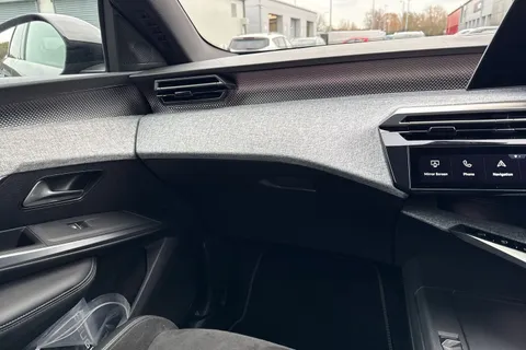 KS74LZM PEUGEOT 3008 1.2 HYBRID GT e-DSC6 Euro 6 (s/s) 5dr Thumbnail #19