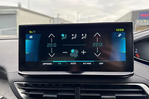 WU71OCE PEUGEOT 3008 1.6 13.2kWh GT e-EAT 4WD Euro 6 (s/s) 5dr Thumbnail #21