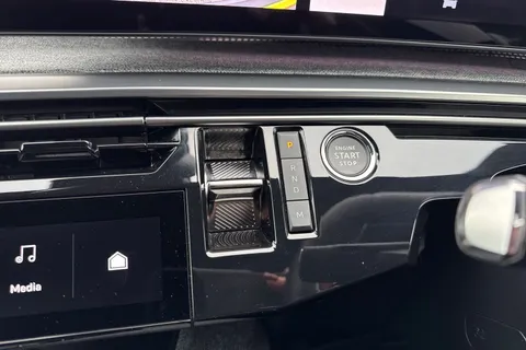 KS74LZM PEUGEOT 3008 1.2 HYBRID GT e-DSC6 Euro 6 (s/s) 5dr Thumbnail #22