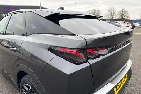 KS74LZM PEUGEOT 3008 1.2 HYBRID GT e-DSC6 Euro 6 (s/s) 5dr Thumbnail #29