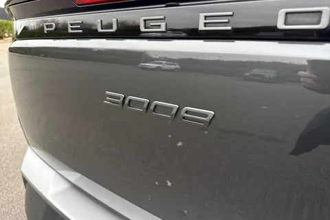 KS74LZM PEUGEOT 3008 1.2 HYBRID GT e-DSC6 Euro 6 (s/s) 5dr Thumbnail #31