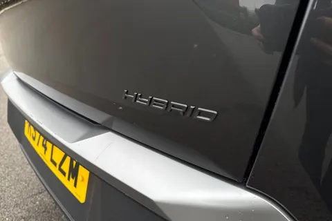 KS74LZM PEUGEOT 3008 1.2 HYBRID GT e-DSC6 Euro 6 (s/s) 5dr Thumbnail #32