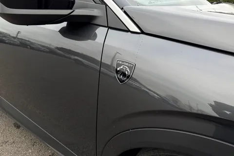 KS74LZM PEUGEOT 3008 1.2 HYBRID GT e-DSC6 Euro 6 (s/s) 5dr Thumbnail #36